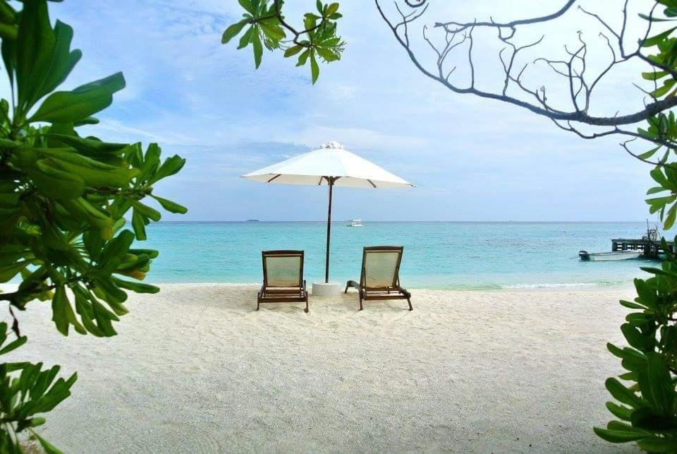 Ukulhas Villa Beach Hotel Екстериор снимка