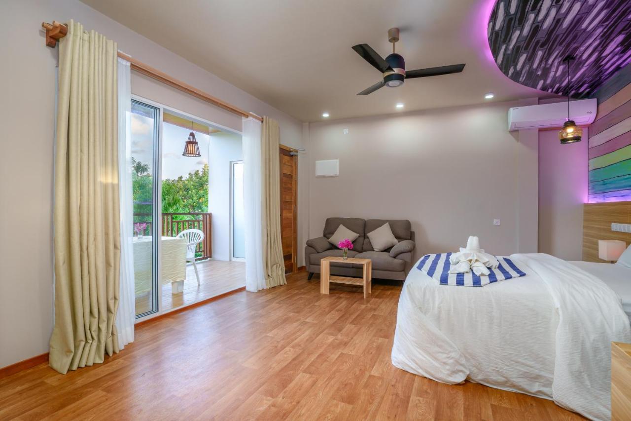 Ukulhas Villa Beach Hotel Екстериор снимка