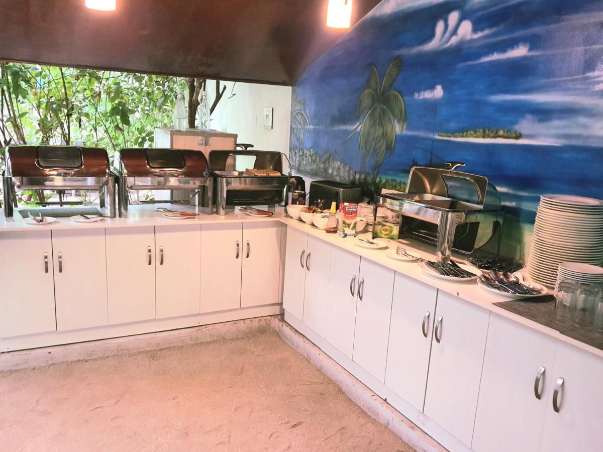 Ukulhas Villa Beach Hotel Екстериор снимка
