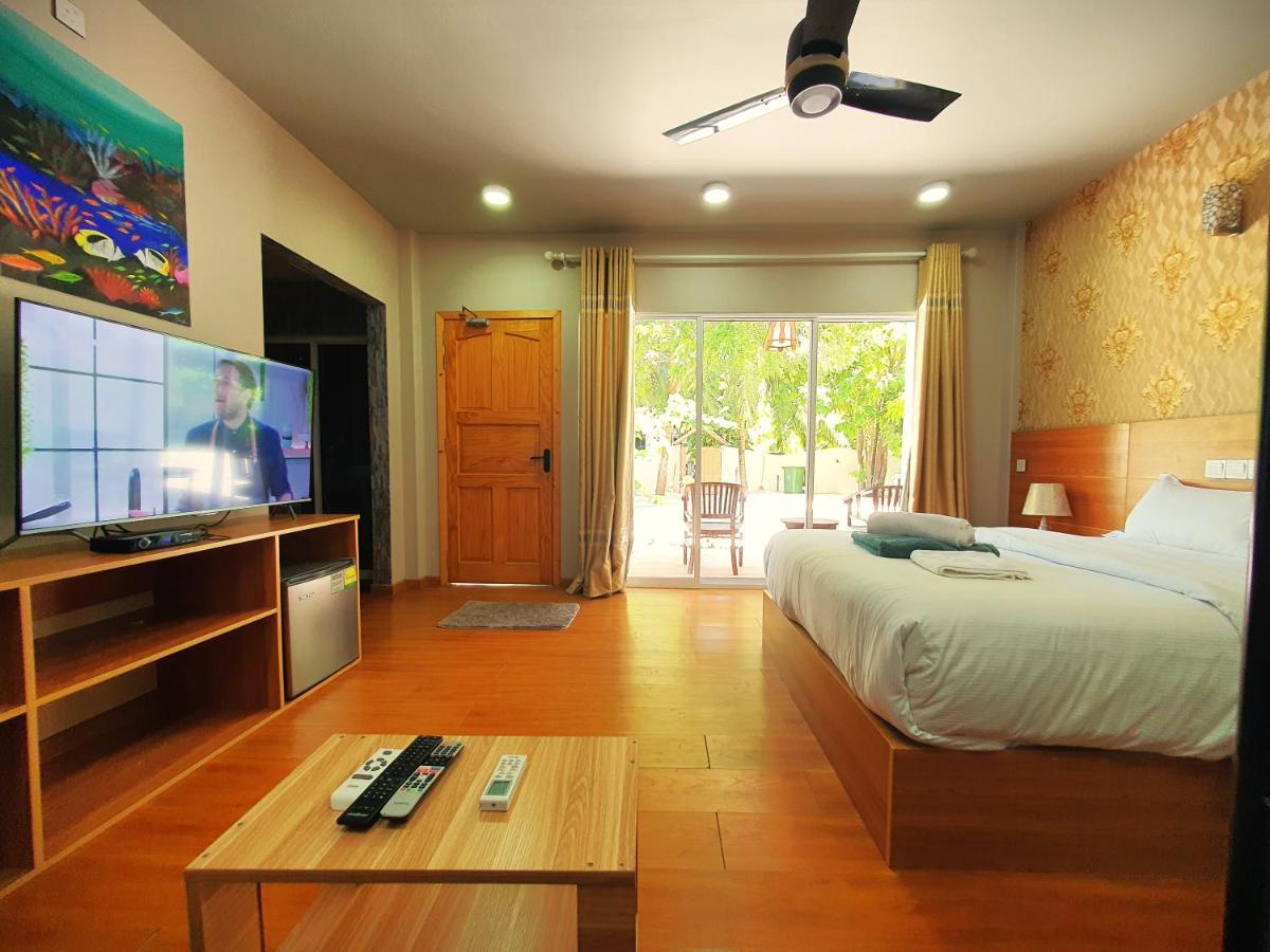 Ukulhas Villa Beach Hotel Екстериор снимка