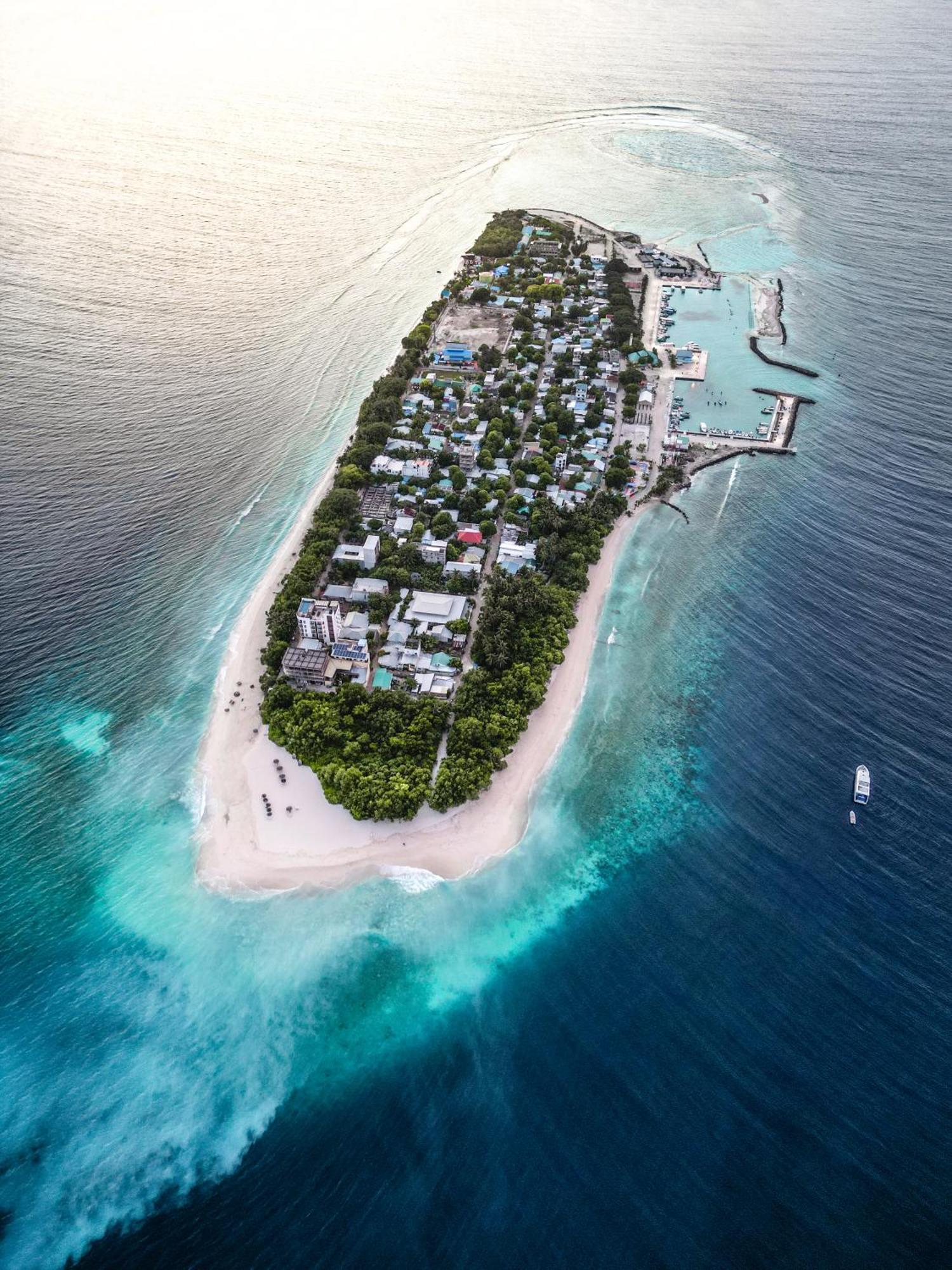 Ukulhas Villa Beach Hotel Екстериор снимка