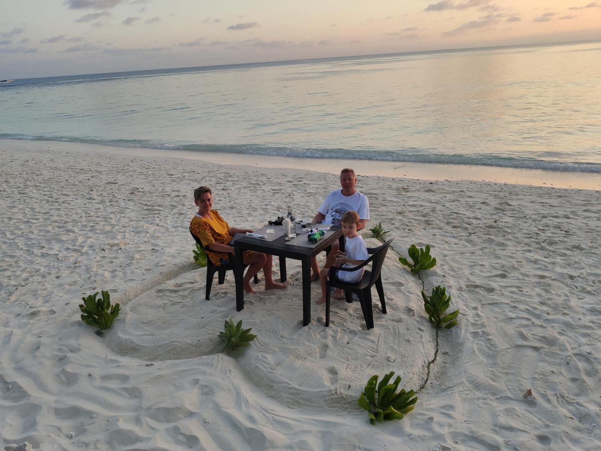 Ukulhas Villa Beach Hotel Екстериор снимка