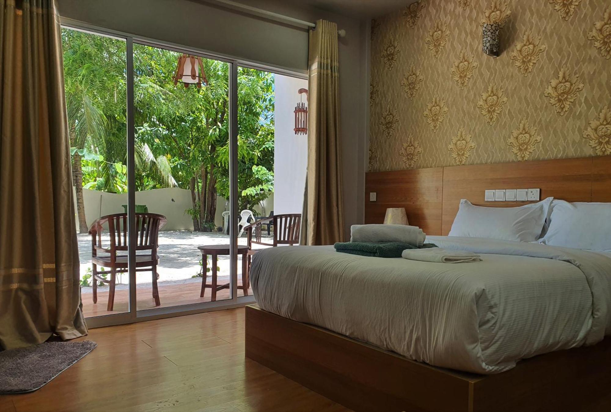Ukulhas Villa Beach Hotel Екстериор снимка